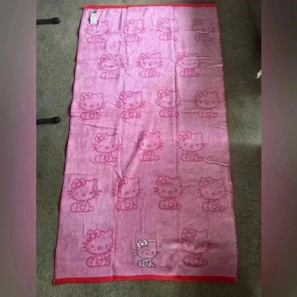 🚫SOLD🚫 Hello Kitty Beach Towel - Picture 7 of 8